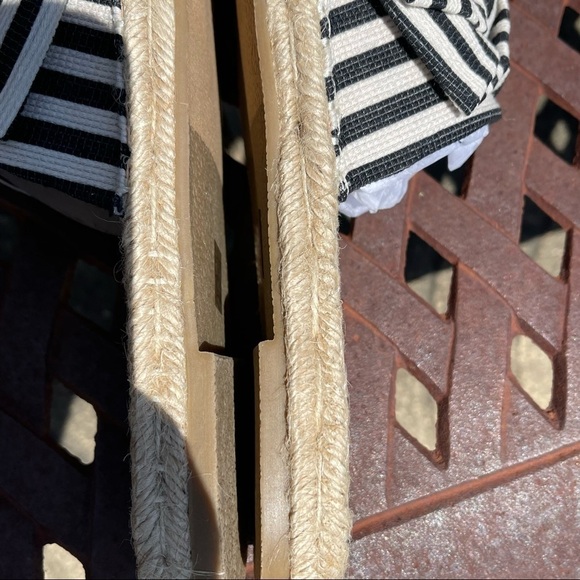 💋NWT NEIMAN Marcus Braided Just Slip On Stripe Bow Sandals - Picture 10 of 14